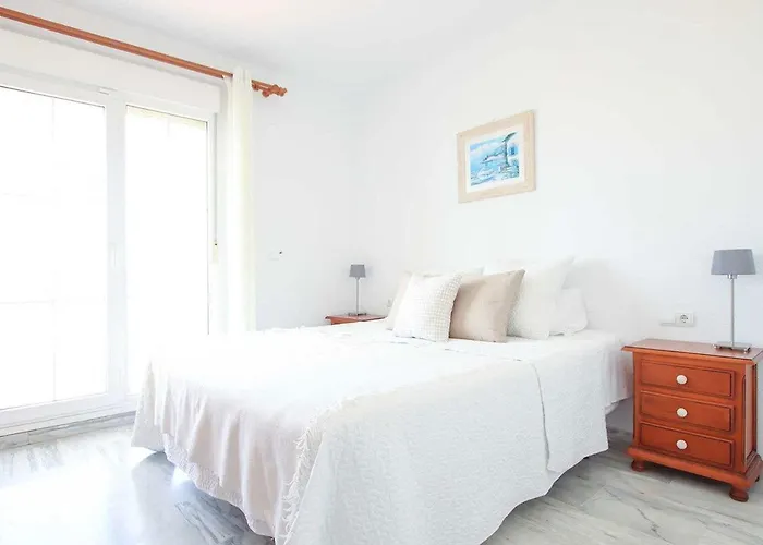 Precioso ático En Cabopino - Apartamento *